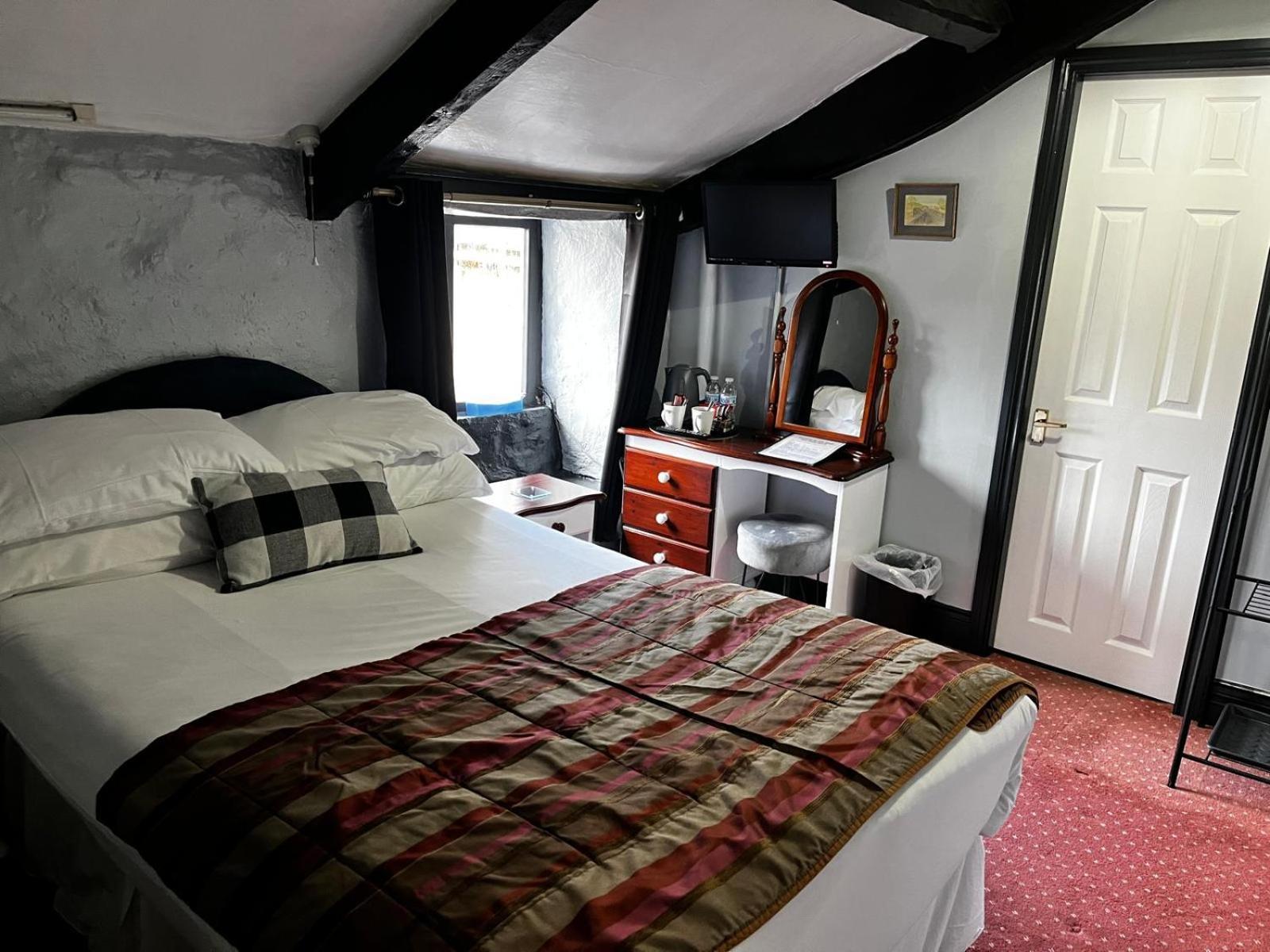 Black Bull Hotel Reeth Bagian luar foto