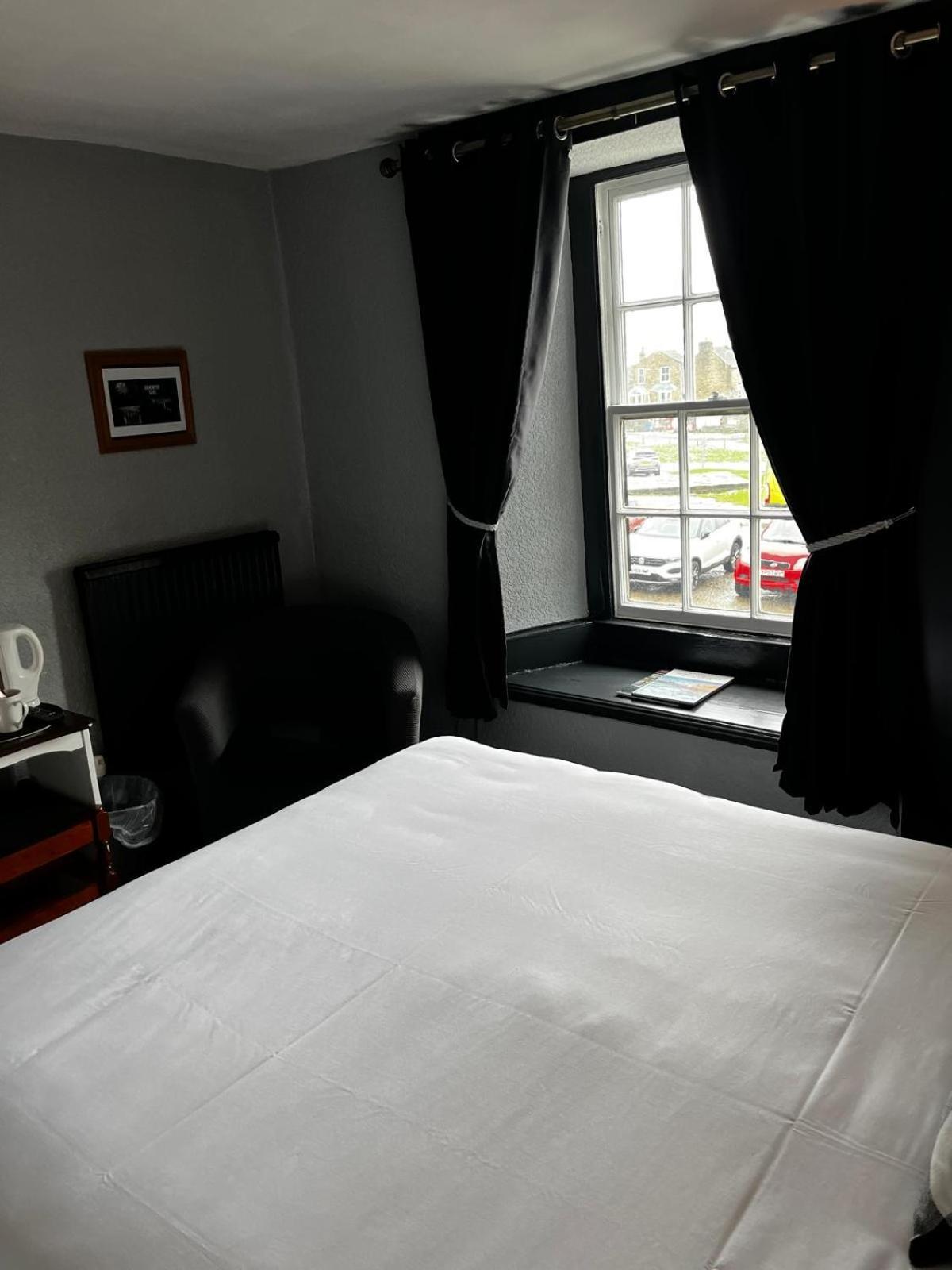 Black Bull Hotel Reeth Bagian luar foto