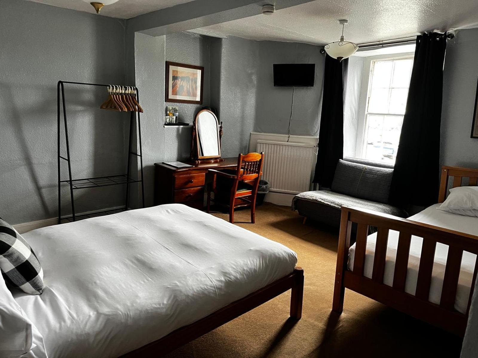 Black Bull Hotel Reeth Bagian luar foto