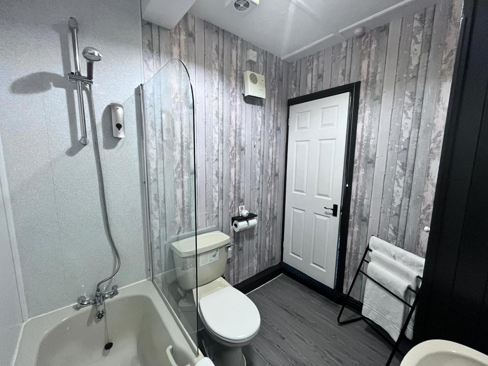 Black Bull Hotel Reeth Bagian luar foto