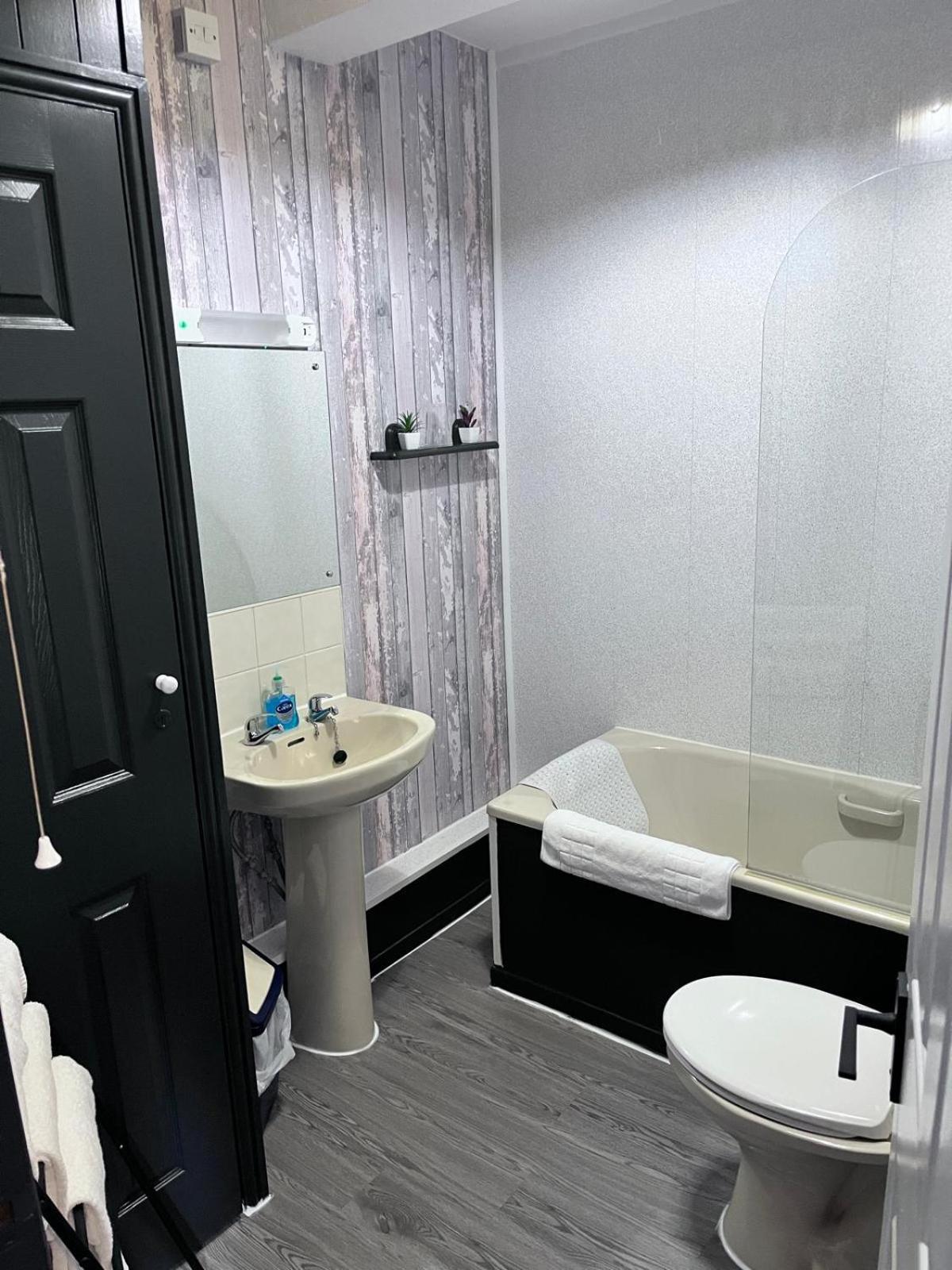 Black Bull Hotel Reeth Bagian luar foto